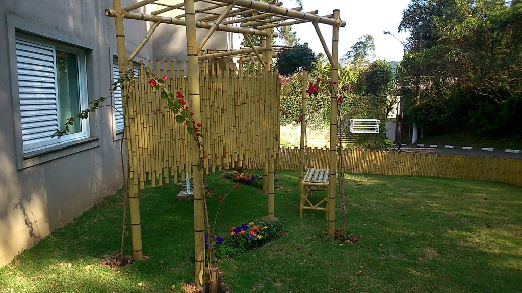 Cerca de bambu tratado