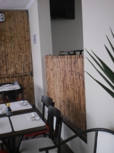 móveis e decorações de bambu