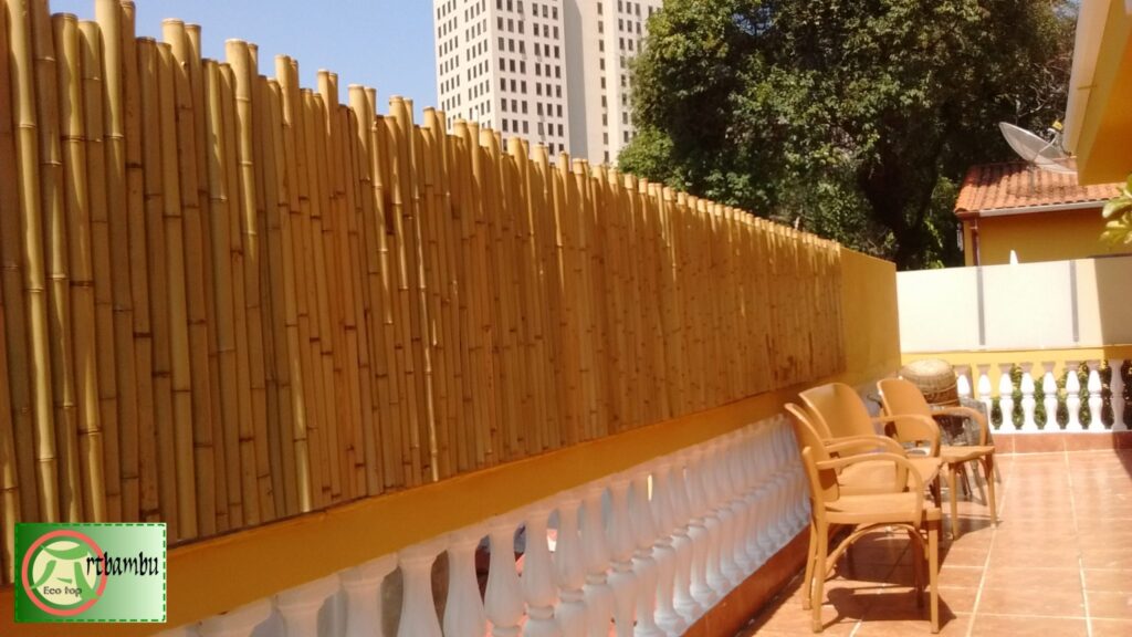 Cerca de bambu decorativa