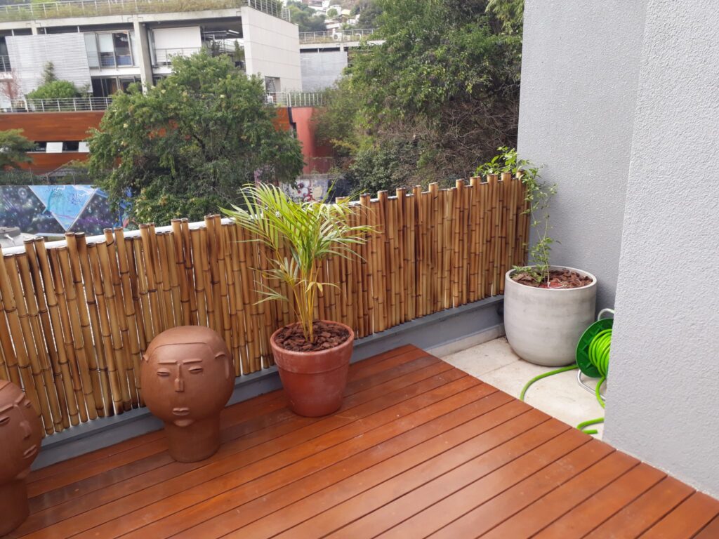 Cerca de bambu com formato de castelinho,saiba mais... 3 Cerca de bambu tratado