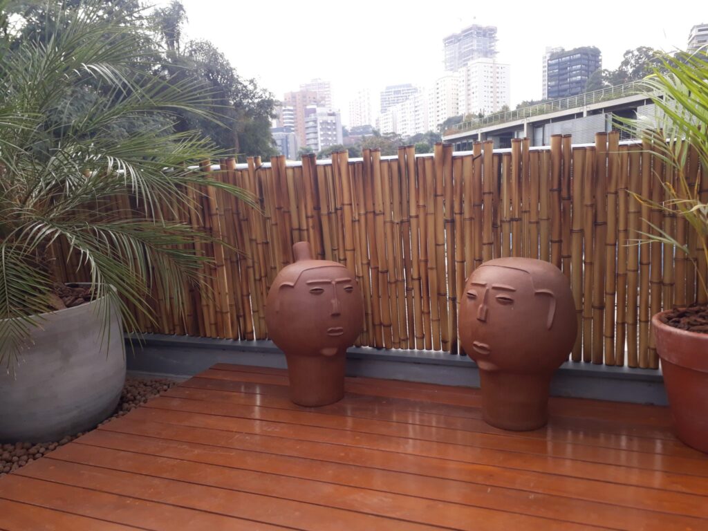 Cerca de bambu com formato de castelinho,saiba mais... 6 Cerca de bambu tratado