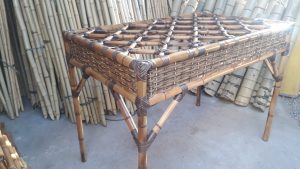 Curso de bambu com o artesão Hélder 2 móveis de bambu