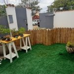 uma cerca de bambu diferente Cerca de bambu em forma de castelinho