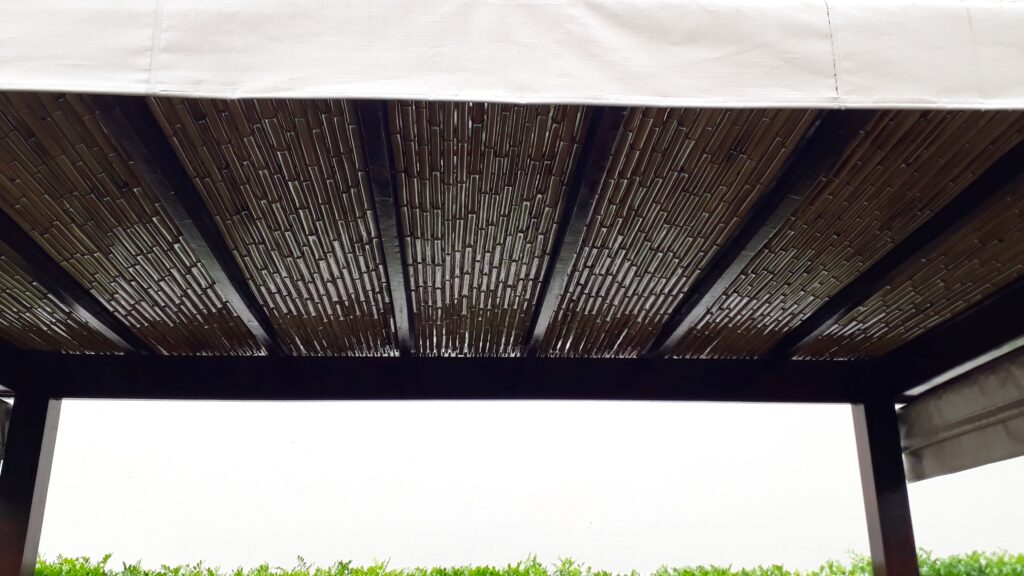 Pérgolas e coberturas de bambu