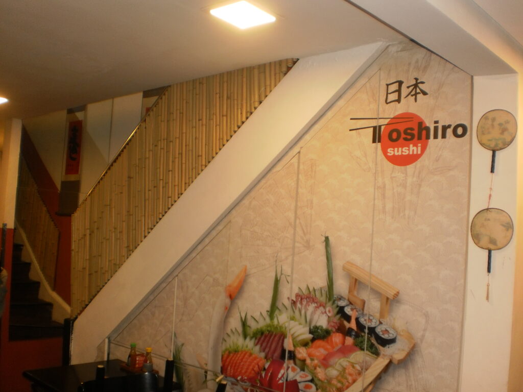 Fazer de bambu tratado a sua cerca e decorações da casa e jardim. 1 fazendo de bambu decorações em restaurantes