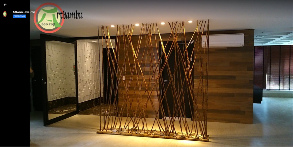 Painel de bambu tratado na entrada