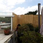 Utilizando o bambu para privacidade: painéis, barreiras e decoração 19 painel de bambu para privacidade